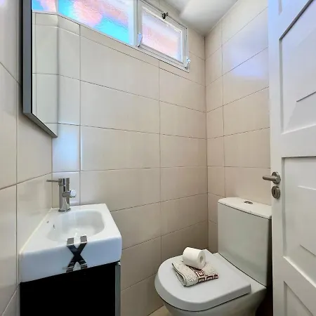 2 By Homing Apartment *