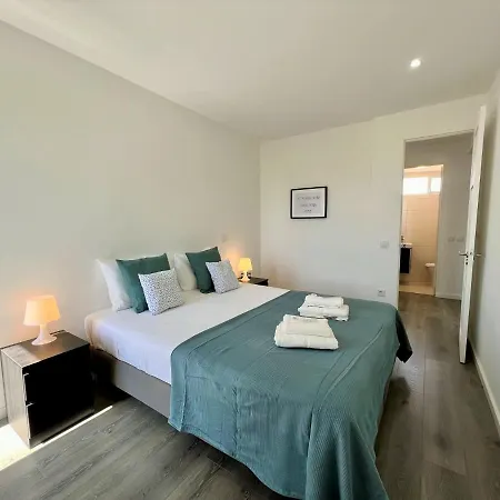 2 By Homing Apartment *