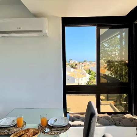 2 By Homing Apartment *
